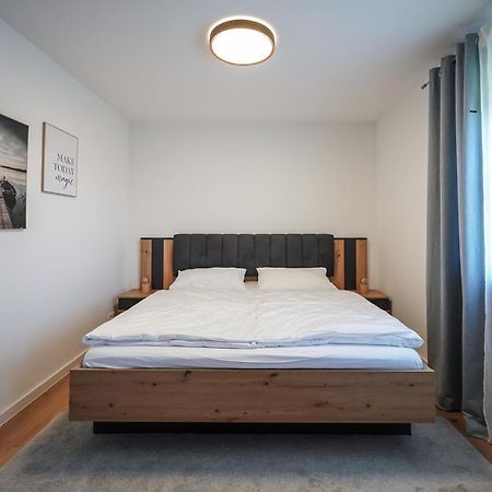 Ferienwohnung "Wie Dahoam" Chieming Dış mekan fotoğraf